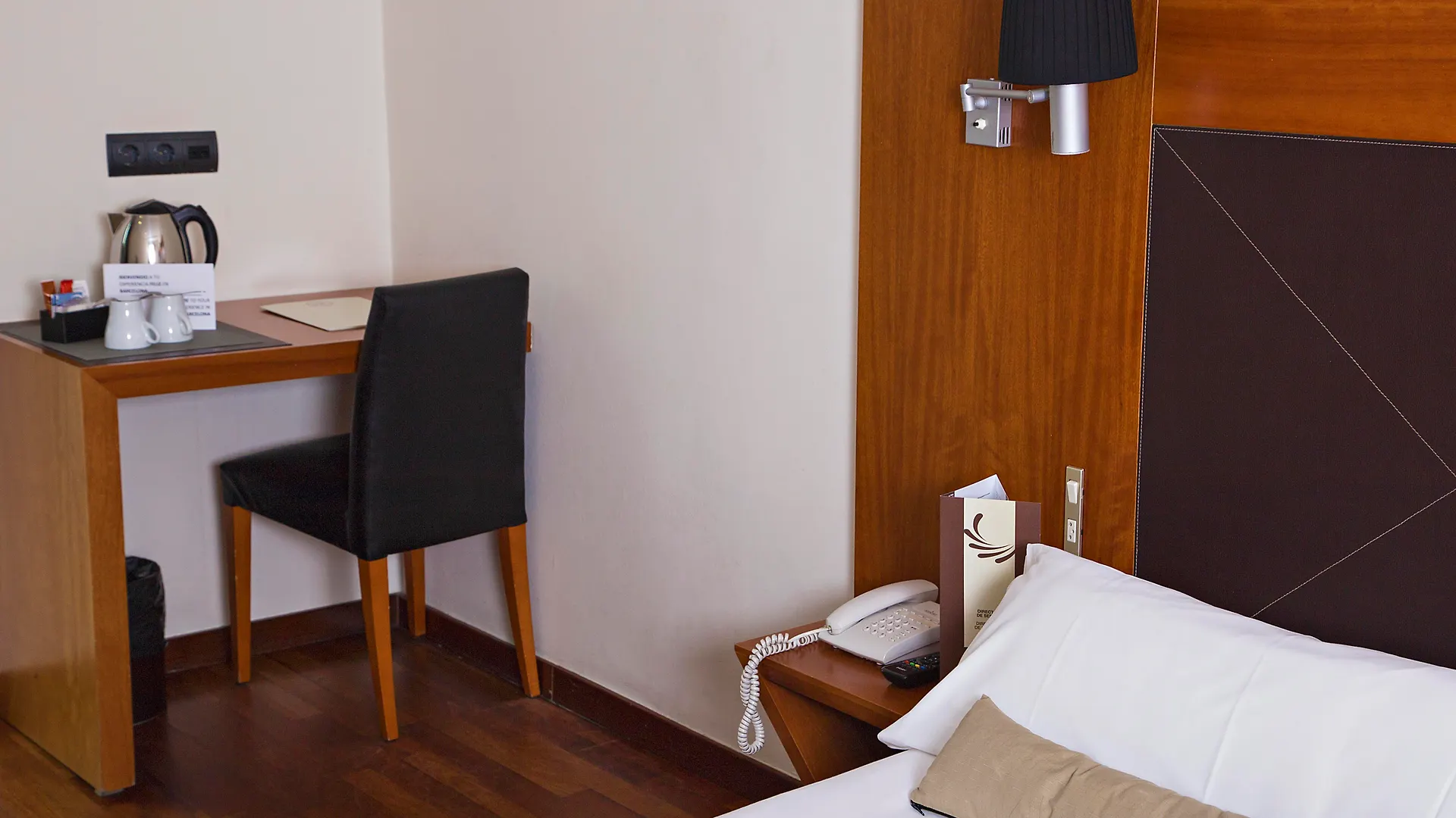 Libere Barcelona Sant Antoni Aparthotel 3*,  Spain