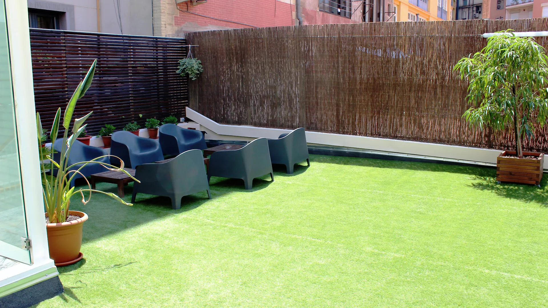 Libere Barcelona Sant Antoni Aparthotel