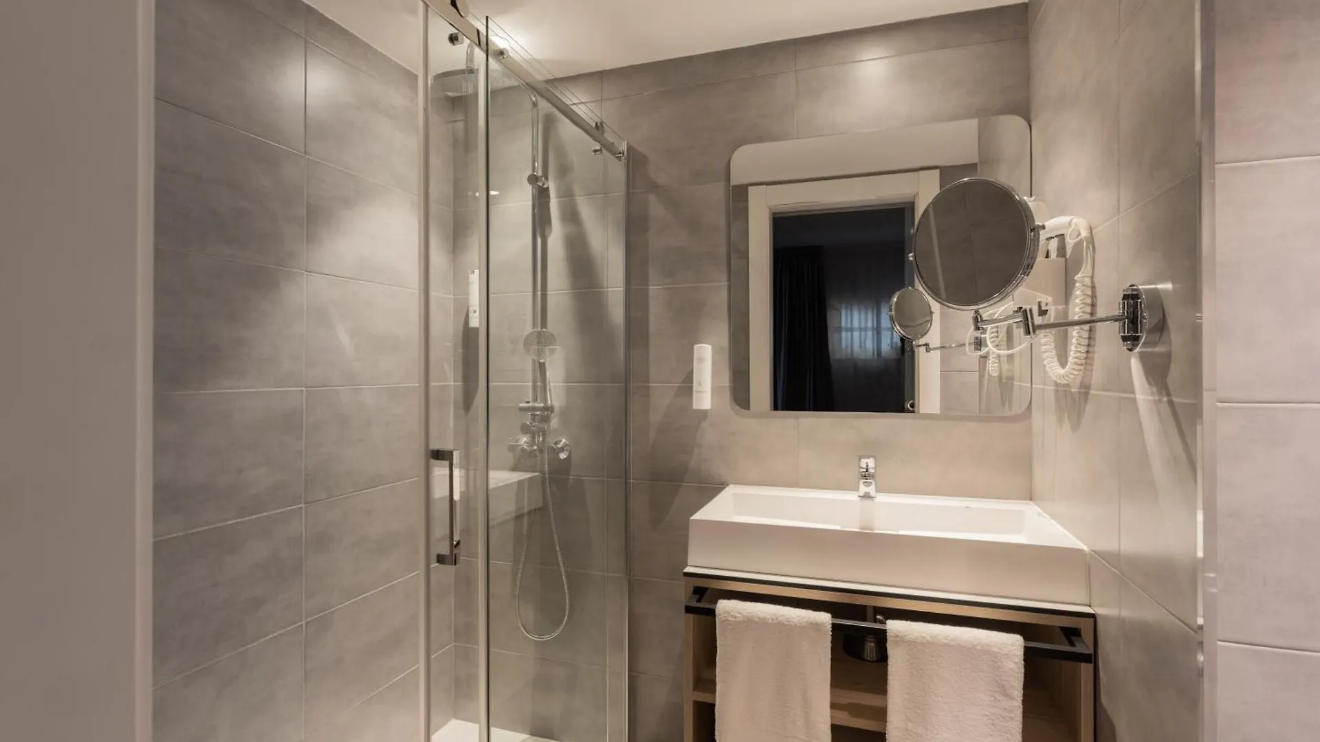 Libere Barcelona Sant Antoni Aparthotel