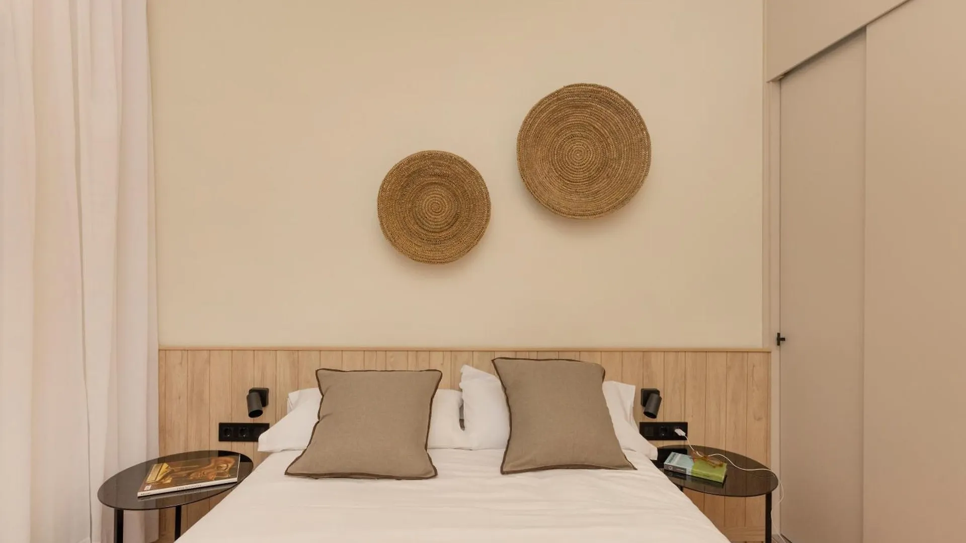 Libere Barcelona Sant Antoni Aparthotel