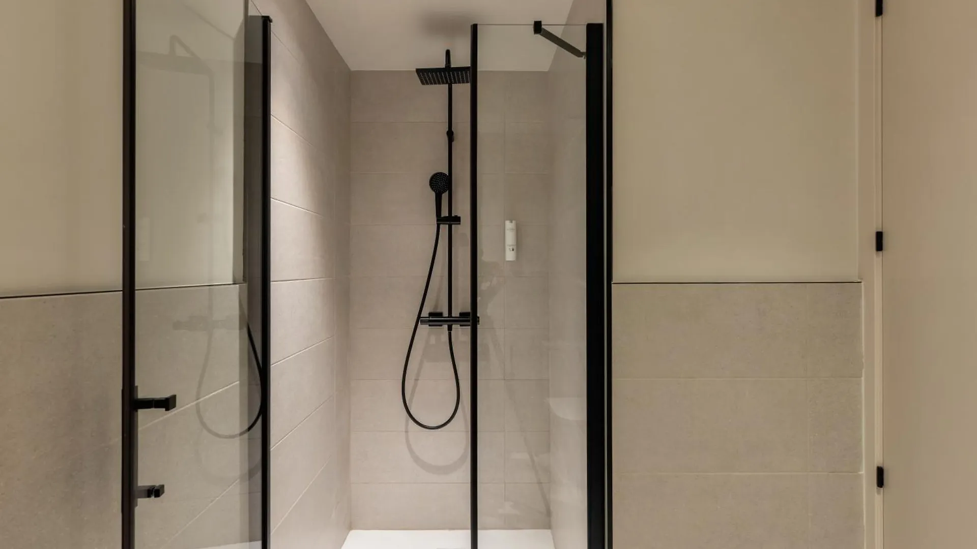 Libere Barcelona Sant Antoni Aparthotel 3*,  Spain