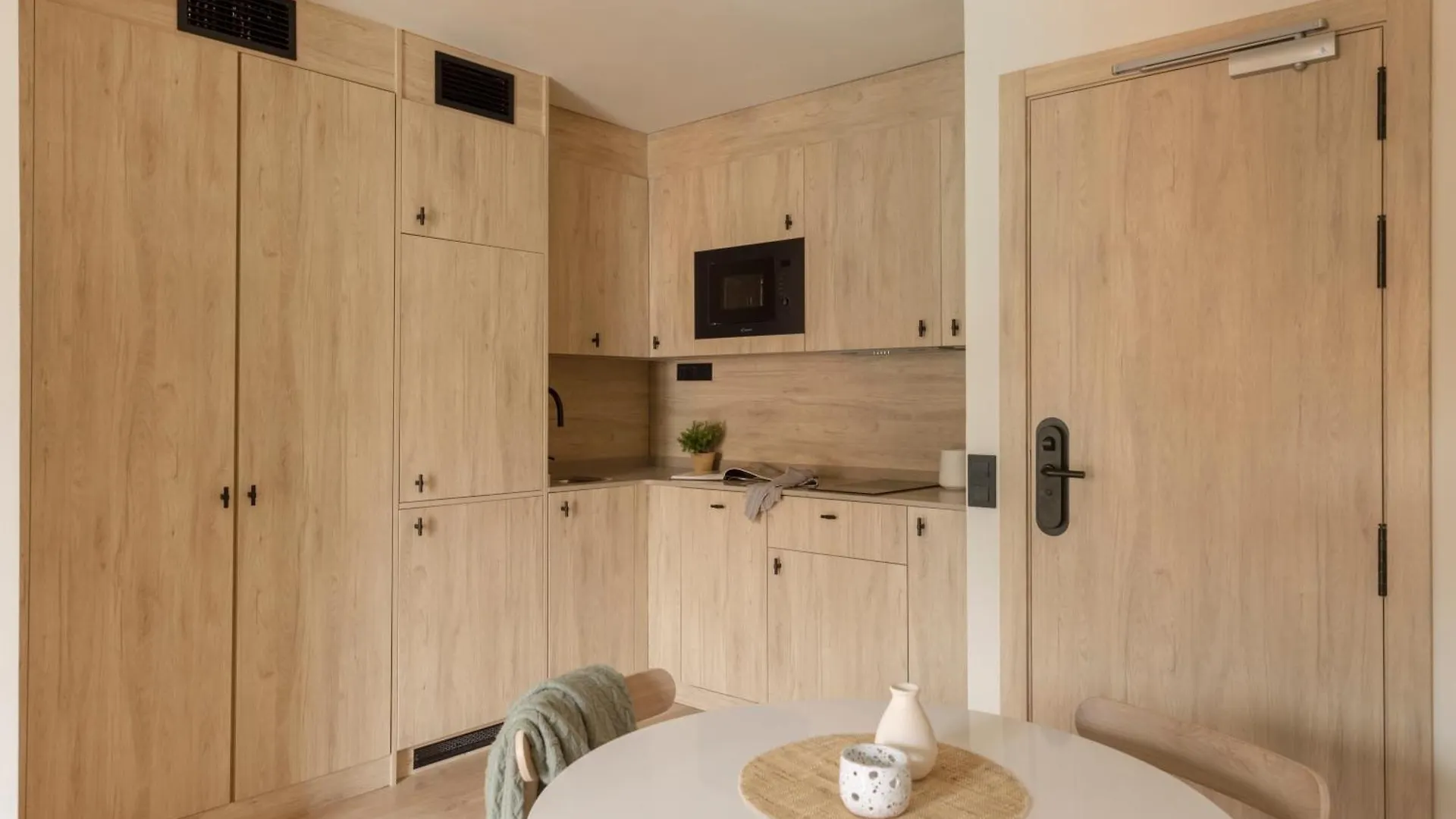 ***  Libere Barcelona Sant Antoni Aparthotel Ισπανία
