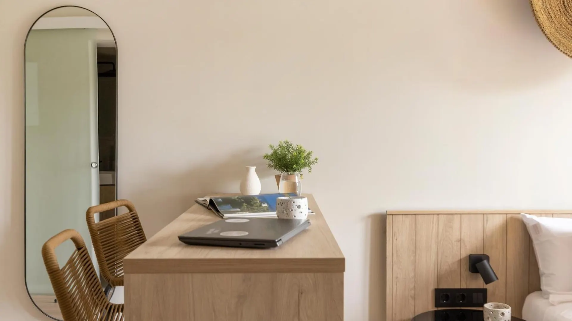 Libere Barcelona Sant Antoni Aparthotel