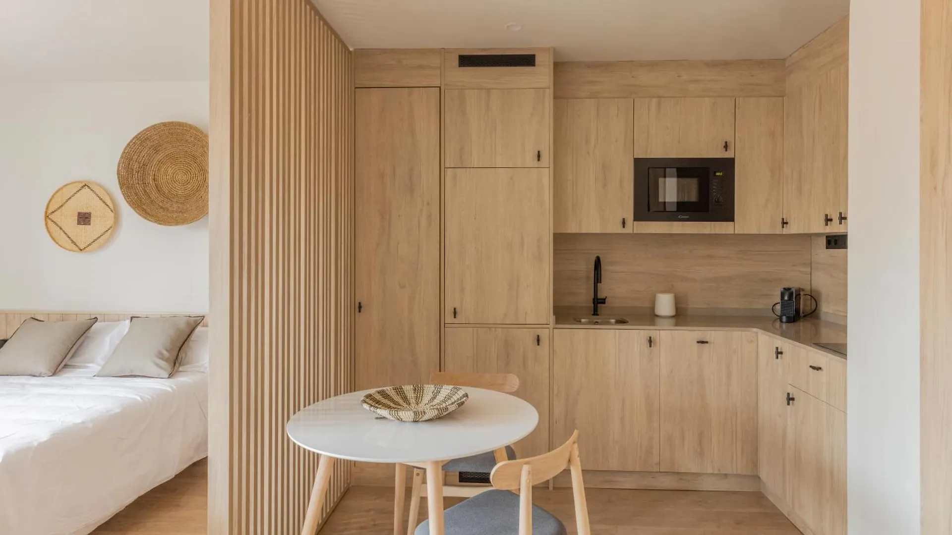 Libere Barcelona Sant Antoni Aparthotel