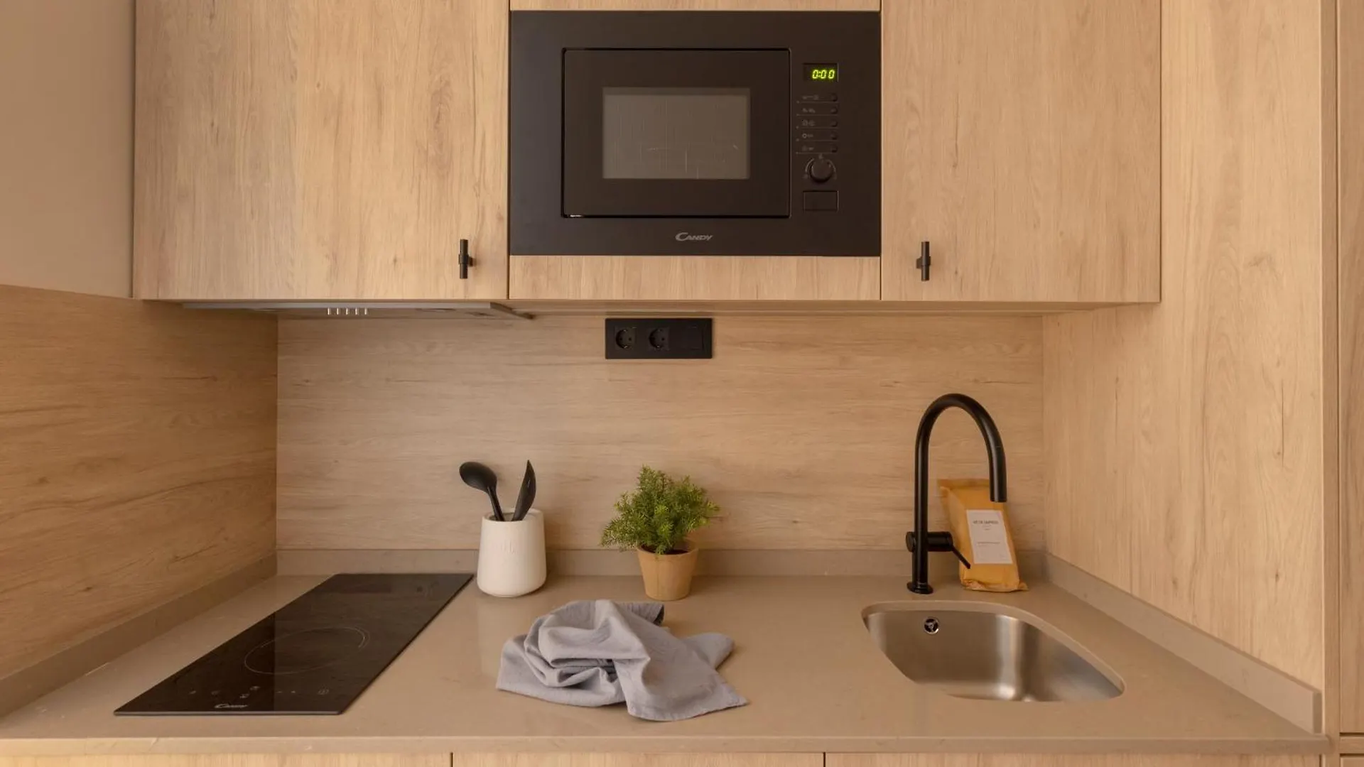***  Libere Barcelona Sant Antoni Aparthotel Ισπανία