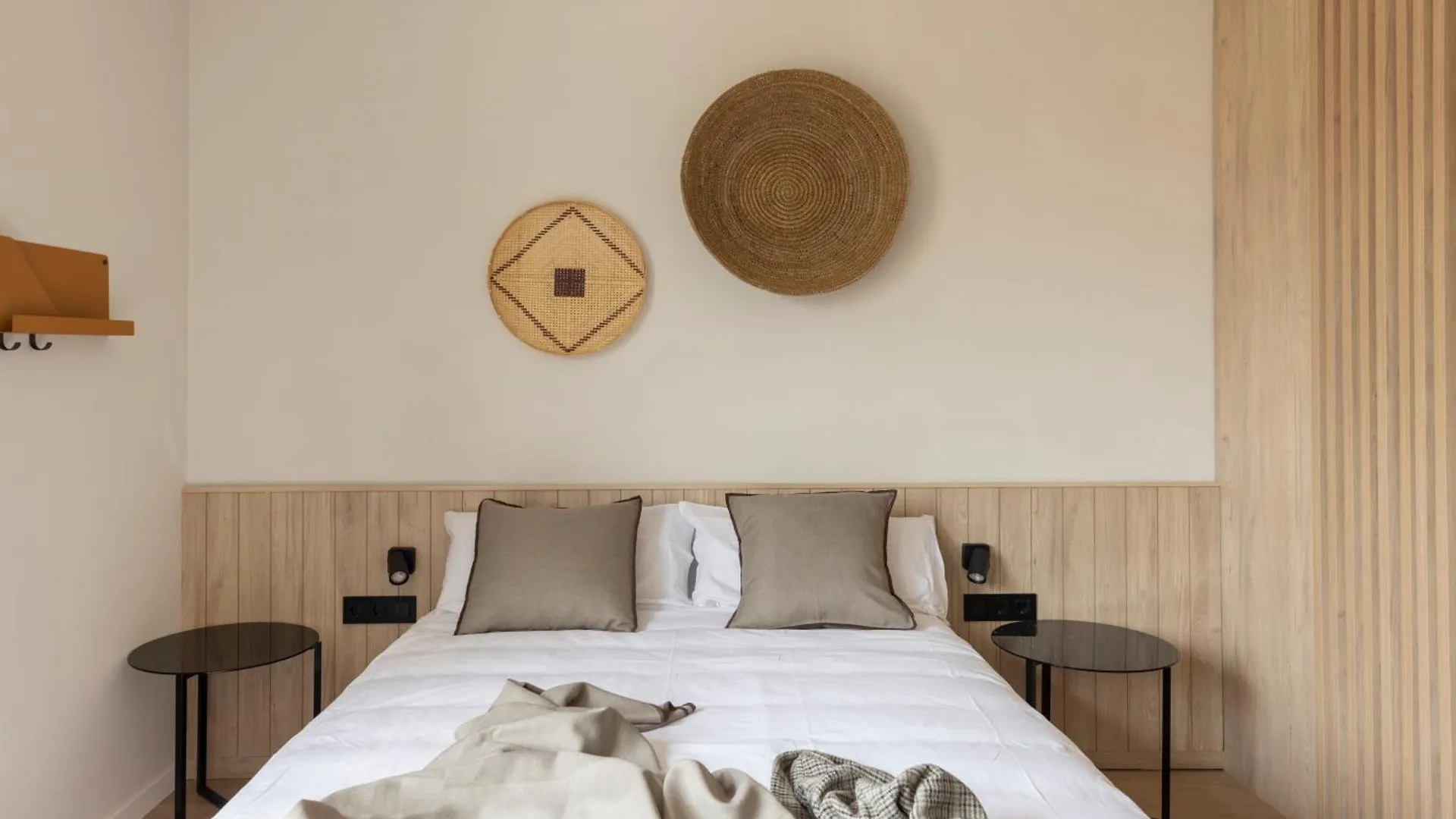 Libere Barcelona Sant Antoni Aparthotel