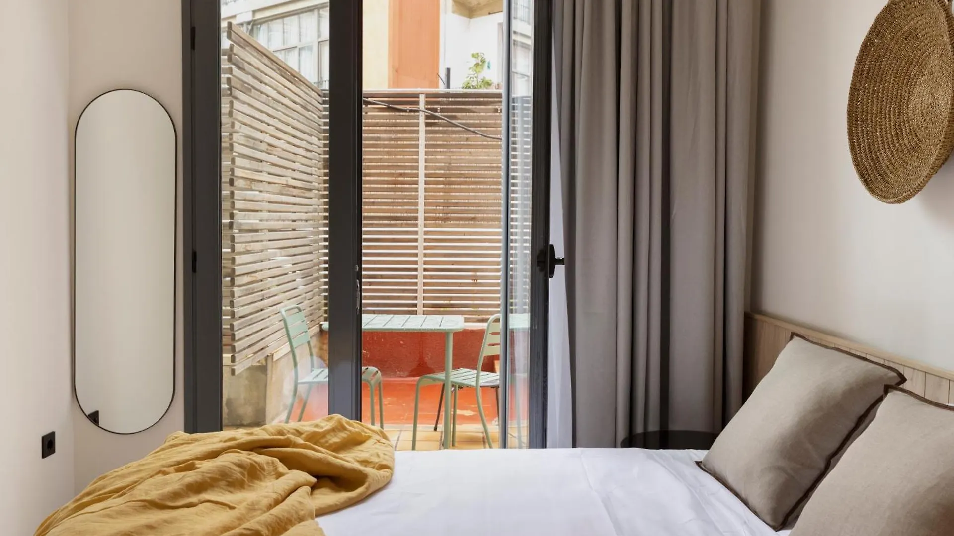 Libere Barcelona Sant Antoni Aparthotel