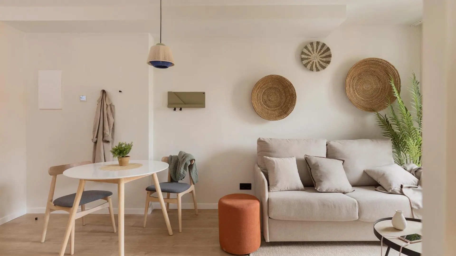 Libere Barcelona Sant Antoni Aparthotel 3*,  Spain