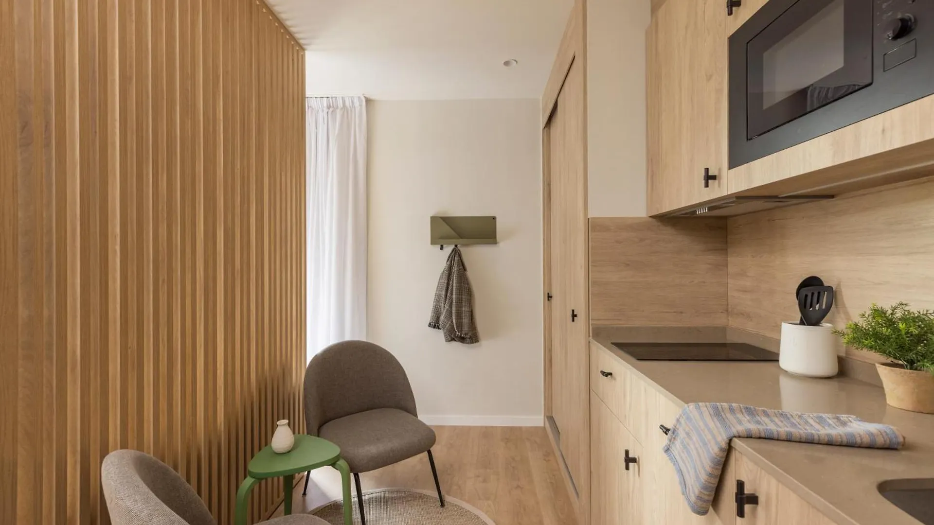 Libere Barcelona Sant Antoni Aparthotel