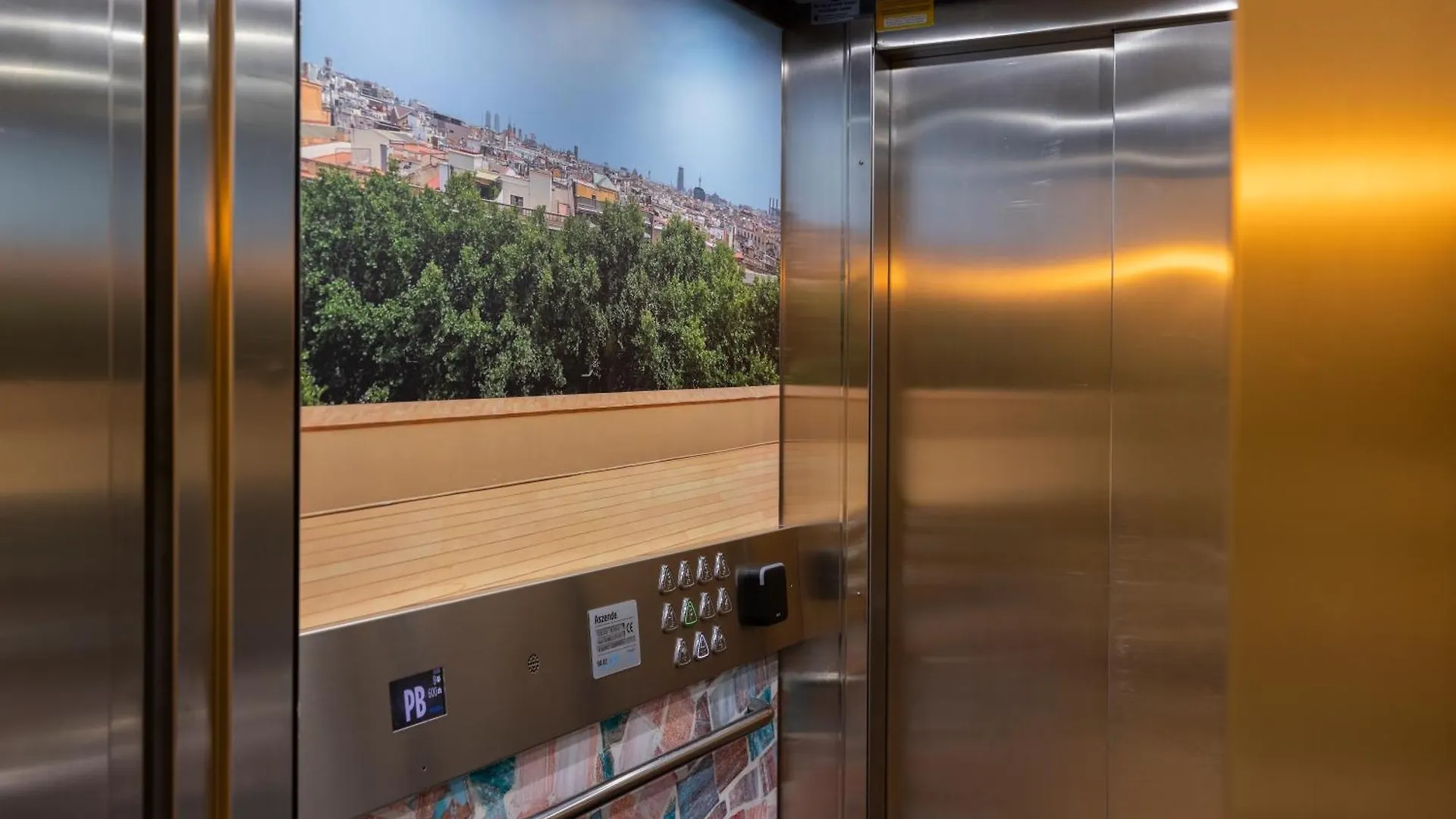 Libere Barcelona Sant Antoni Aparthotel