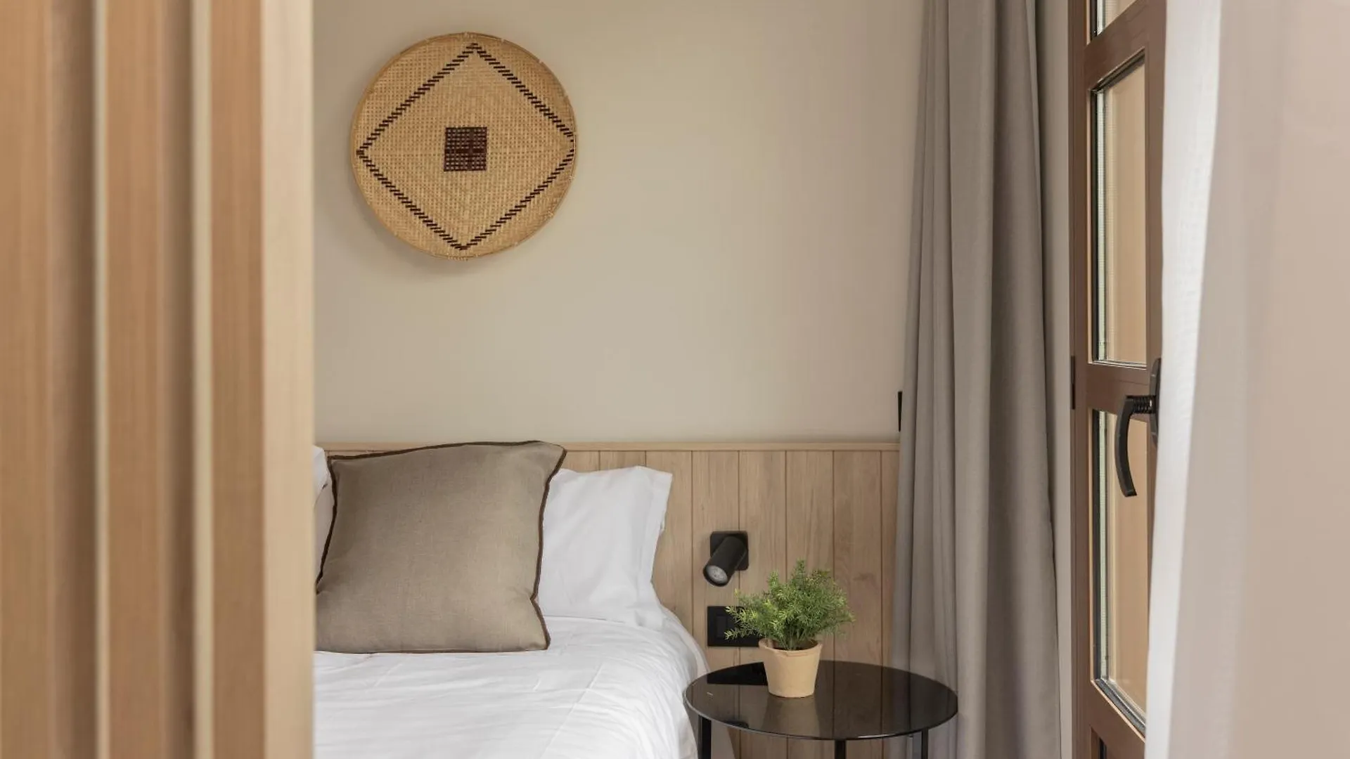 Libere Barcelona Sant Antoni Aparthotel