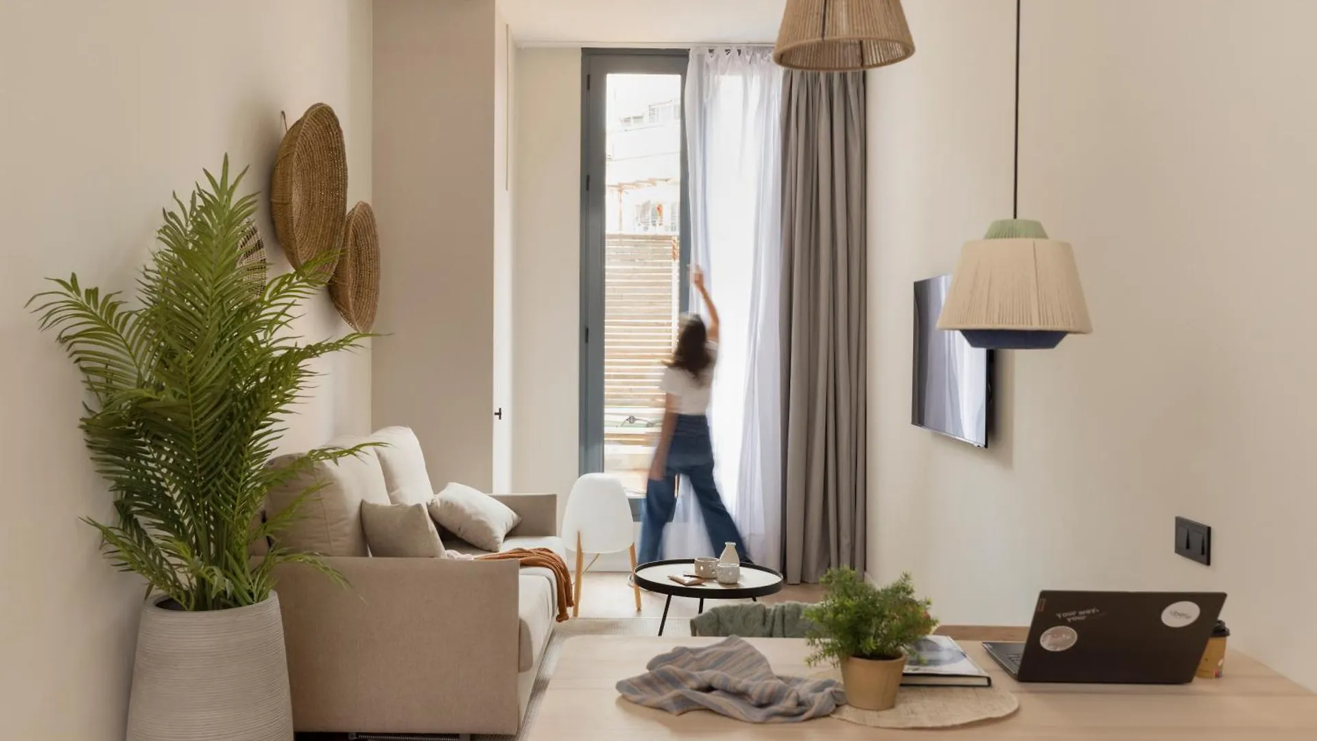 Libere Barcelona Sant Antoni Aparthotel