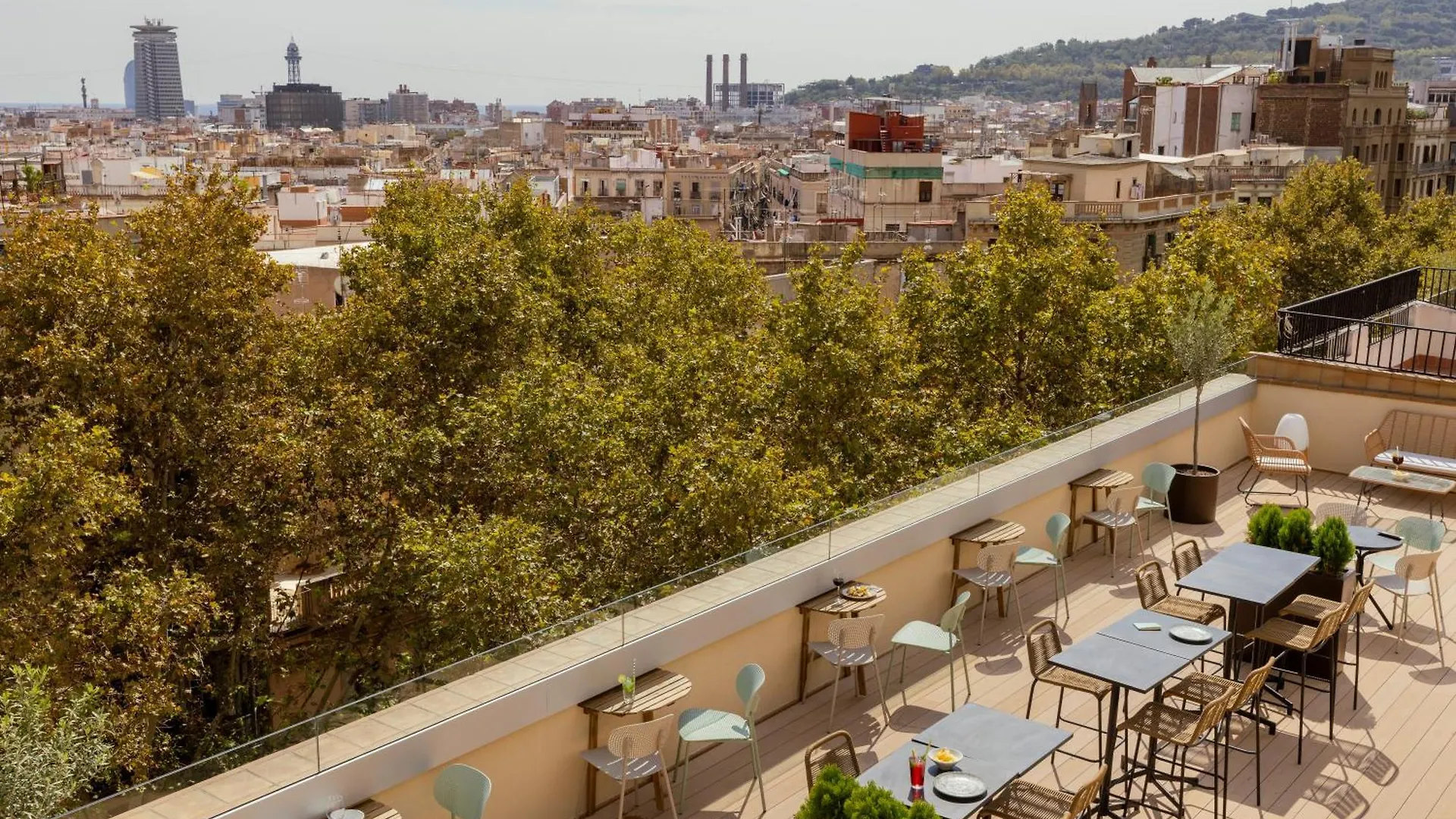 Libere Barcelona Sant Antoni Aparthotel 3*,