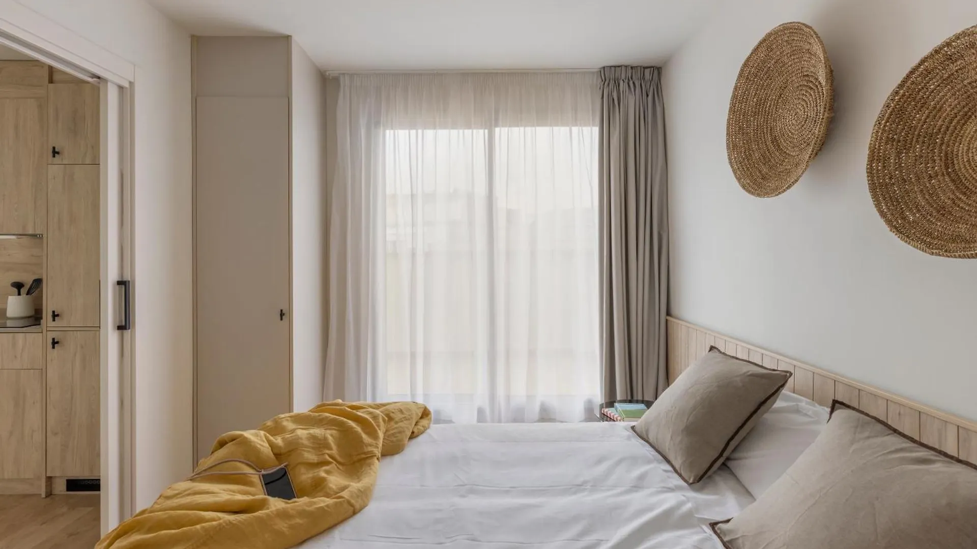 Libere Barcelona Sant Antoni Aparthotel