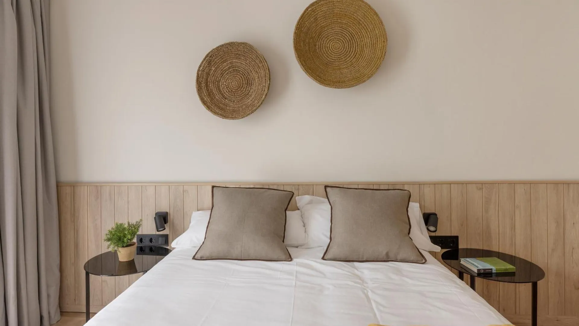Libere Barcelona Sant Antoni Aparthotel